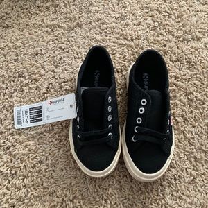Kid’s black Superga’s